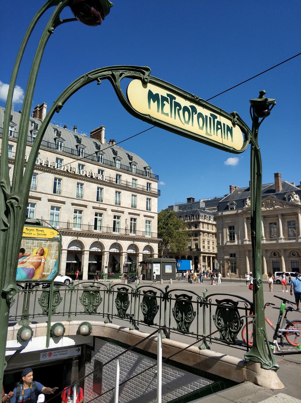 Paris Palais Royal Mus E Du Louvre Metro Station Foto Avalia O