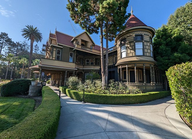 Winchester Mystery House photo