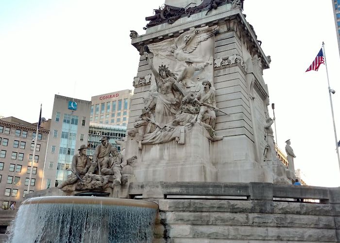 Monument Circle photo