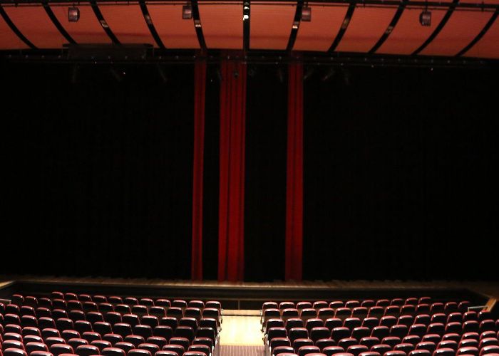 Sesi Theatre Teatro do Sesi comemora 25 anos com programação cultural que une ... photo