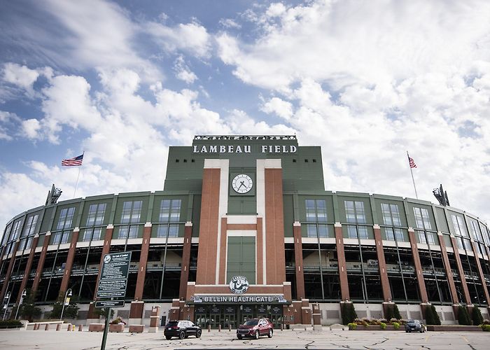 Lambeau Field Service workers at Lambeau Field overwhelmingly vote in favor of ... photo
