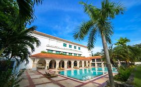 Waterfront Airport Hotel And Casino Lapu-Lapu City Exterior photo