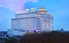 Four Points By Sheraton Medan Hotel Exterior photo