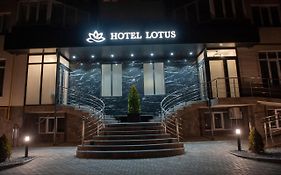 Lotus Hotel Chisinau Exterior photo