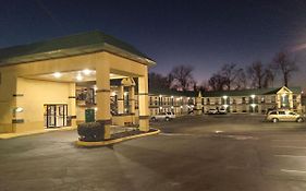 Super 8 By Wyndham Columbia Motel Exterior photo