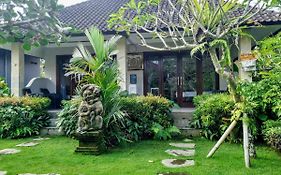 Putu'S Paradise Guesthouse Ubud Exterior photo