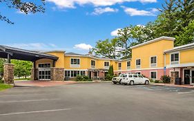 Best Western Plus Traverse City Hotel Exterior photo