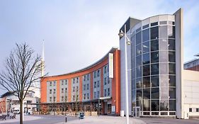 Holiday Inn Express Portsmouth Gunwharf Quays, An Ihg Hotel Exterior photo