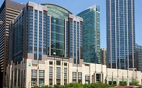 Embassy Suites By Hilton Chicago Downtown Magnificent Mile Exterior photo