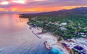 Decameron Club Caribbean Runaway Bay, Ramada All-Inclusive Resort Exterior photo