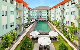 Harris Hotel & Residences Riverview Kuta Kuta Lombok Exterior photo