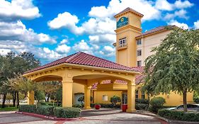 La Quinta By Wyndham Dallas North Central Hotel Exterior photo