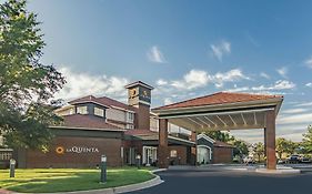 La Quinta By Wyndham Alexandria Airport Hotel Exterior photo