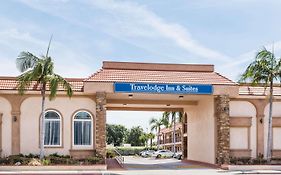 Travelodge Inn & Suites By Wyndham Bell Los Angeles Area Exterior photo