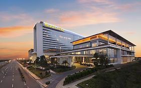 Solaire Resort Entertainment City Manila Exterior photo