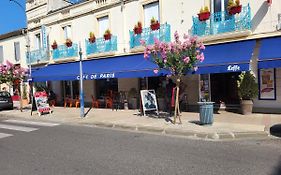 Cafe De Paris Hotel Lesparre-Médoc Exterior photo