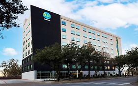 Tru By Hilton Dallas Market Center Hotel Exterior photo