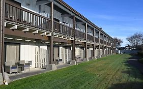 Edgewater Inn And Suites Coos Bay Exterior photo