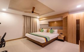 Treebo Golden Swan Pammal Hotel Chennai Exterior photo