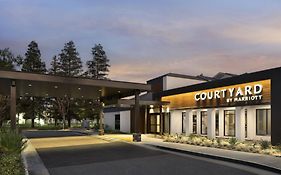 Courtyard By Marriott Bakersfield Hotel Exterior photo