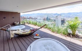 Diez Hotel Categoría Colombia Medellín Exterior photo