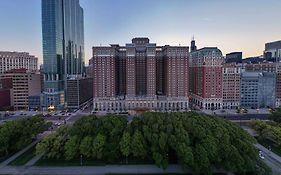 Hilton Chicago Hotel Exterior photo