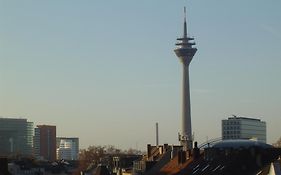 Hotel Petersburg Superior Düsseldorf Exterior photo