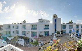 Nereus Hotel By Imh Europe Travel And Tours Pafos Exterior photo