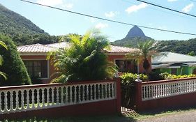 Cocoa Pod Studio Hotel Soufrière Exterior photo