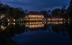 Taj Kumarakom Resort And Spa Kerala Exterior photo