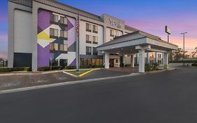 Spark By Hilton Bakersfield Central Hotel Exterior photo