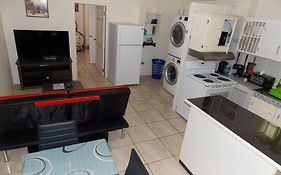 Stewart Apt- Trincity, Airport, Washer, Dryer, Office, Cable , Wifi Apartamento Exterior photo