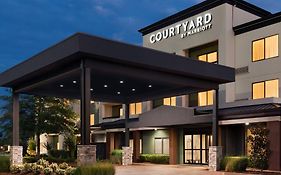 Courtyard By Marriott Tulsa Central Hotel Exterior photo