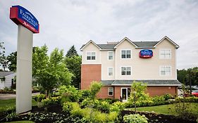 Fairfield Inn And Suites By Marriott Portsmouth Exeter Exterior photo