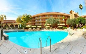 Embassy Suites Phoenix Airport At 24Th Street Exterior photo