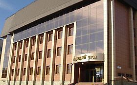 Medvezhy Ugol Hotel Surgut Exterior photo