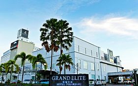Grand Elite Hotel Pekanbaru Exterior photo