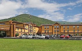 Comfort Inn Asheville East-Blue Ridge Pkwy Access Exterior photo