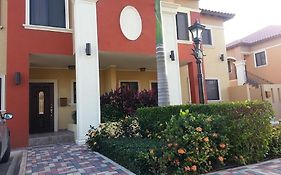 Gold Coast Luxury Condo One Floor Palm Beach Exterior photo