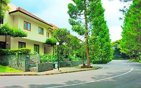 Puri Setiabudhi Residence Bandung Exterior photo