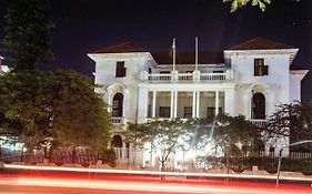 Bulawayo Club Hotel Exterior photo