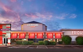 Courtyard Chicago Midway Airport Hotel Bedford Park Exterior photo