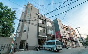 Bnb Hotel Lahore Exterior photo