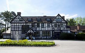 The Manor Elstree Hotel Exterior photo