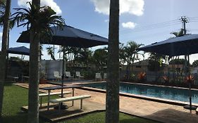 Big4 Cane Village Holiday Park Bundaberg Exterior photo