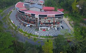 Wayanad Royal Crown Hotel Kalpatta Exterior photo