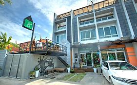 White Monkey Guesthouse Phetchaburi Exterior photo