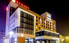Ramada By Wyndham Oradea Hotel Exterior photo