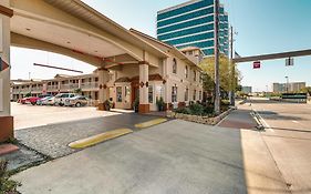 Quality Inn & Suites Dallas-Cityplace Exterior photo