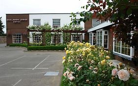 Oaklands Lodge Hotel Saint Saviour Exterior photo